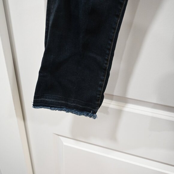 Veronica Beard Size 27 Carolyn 10" Baby Boot Belted Dark Wash Jean - Picture 5 of 11